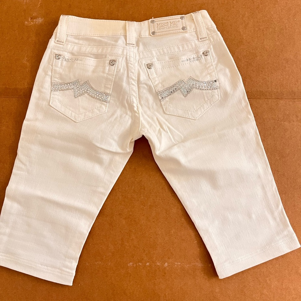 Miss Me White Cropped Jeans with Silver Details